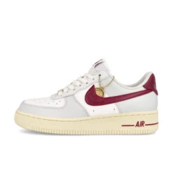Nike Wmns Air Force 1 '07 SE